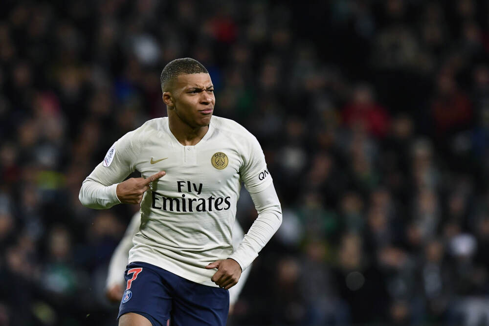 【早知道】住建部：支持房企合理融资需求；央行：加快建设人民币跨境支付体系